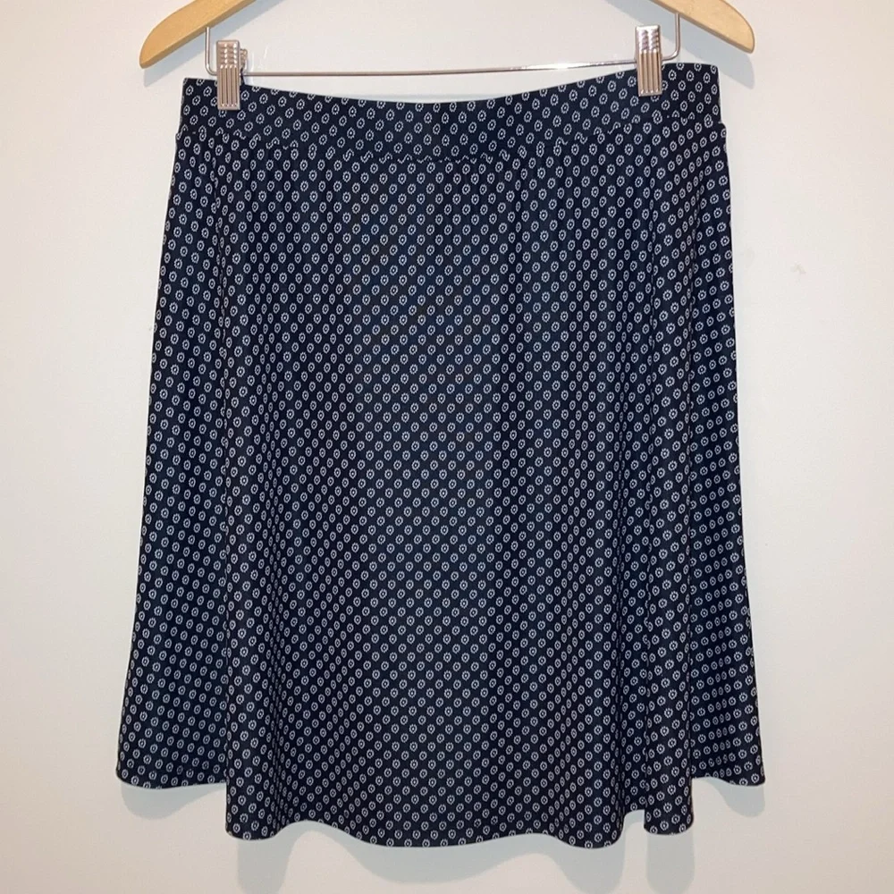 Talbots Jersey Knit. Elegant Black and White Patterned Skirt